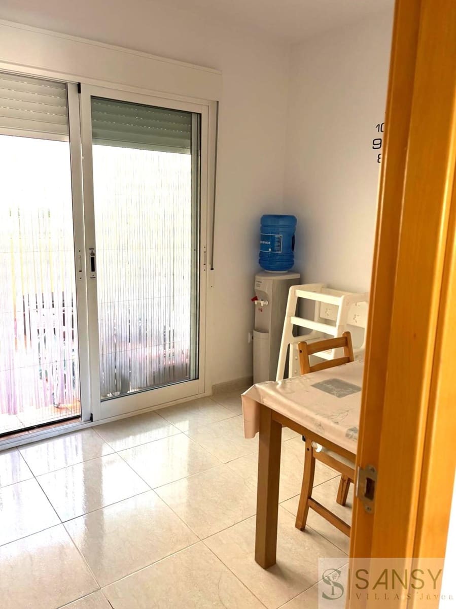 3 soveværelse Semi-Rækkehus til salg i Sagra med swimmingpool garage - € 225.000 (Ref: 9525917)