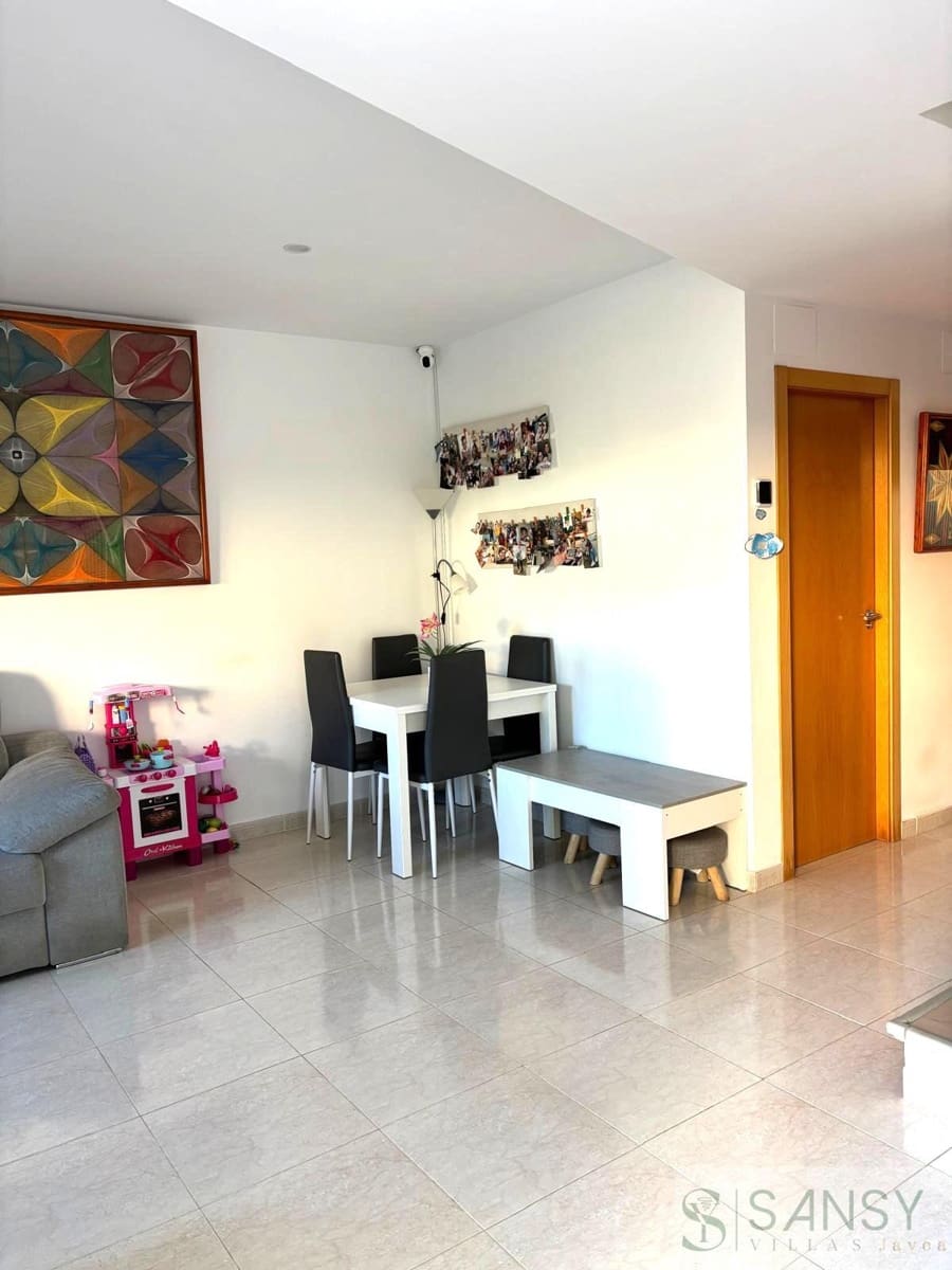 3 soveværelse Semi-Rækkehus til salg i Sagra med swimmingpool garage - € 225.000 (Ref: 9525917)