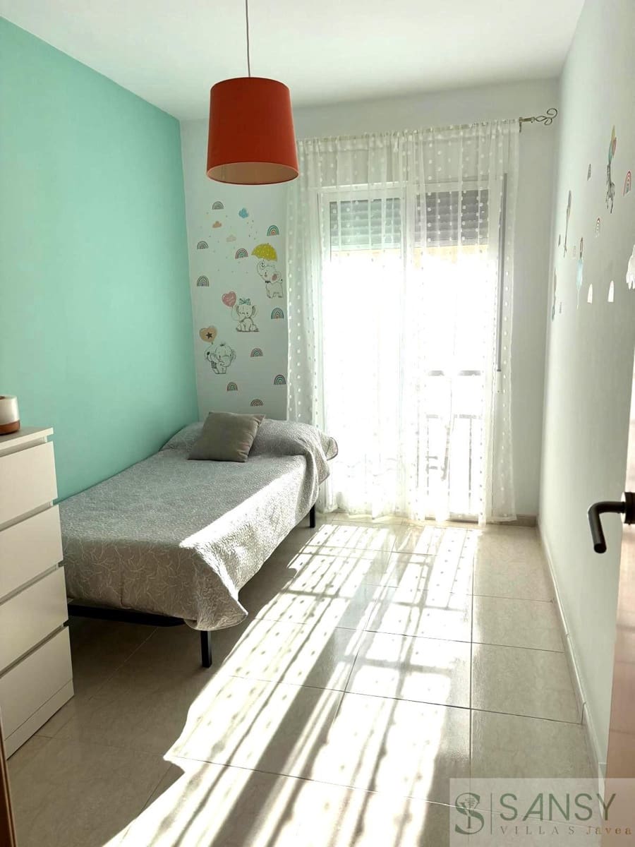 3 soveværelse Semi-Rækkehus til salg i Sagra med swimmingpool garage - € 225.000 (Ref: 9525917)