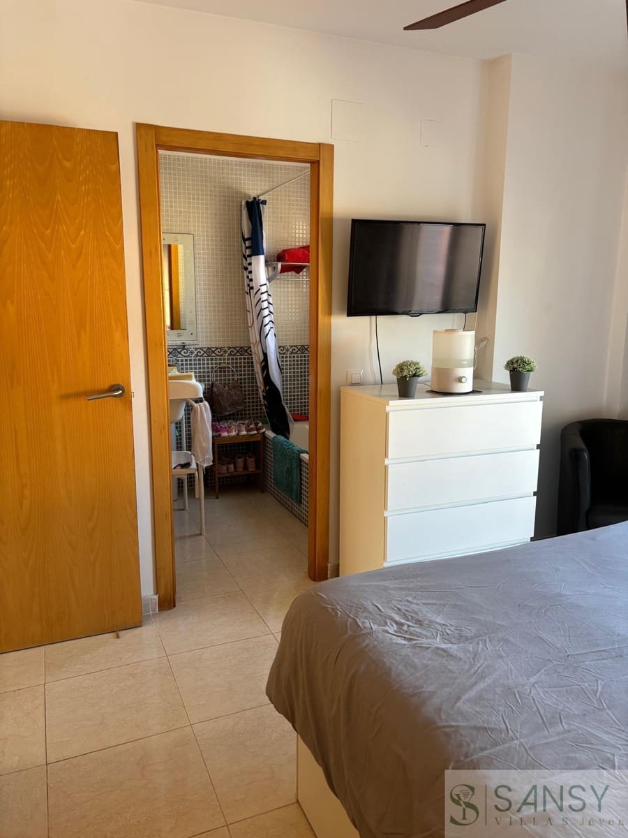 3 soveværelse Semi-Rækkehus til salg i Sagra med swimmingpool garage - € 225.000 (Ref: 9525917)