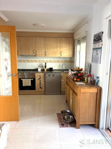 3 soveværelse Semi-Rækkehus til salg i Sagra med swimmingpool garage - € 225.000 (Ref: 9525917)