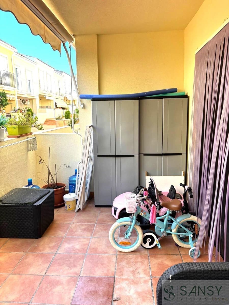 3 soveværelse Semi-Rækkehus til salg i Sagra med swimmingpool garage - € 225.000 (Ref: 9525917)