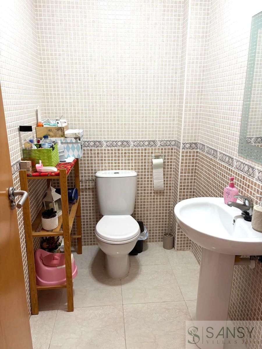 3 soveværelse Semi-Rækkehus til salg i Sagra med swimmingpool garage - € 225.000 (Ref: 9525917)