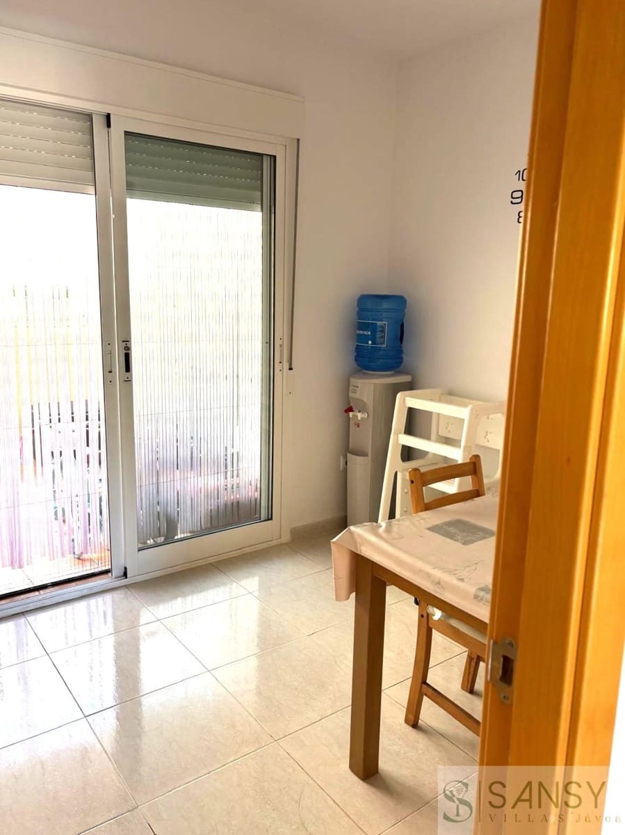 3 soveværelse Semi-Rækkehus til salg i Sagra med swimmingpool garage - € 225.000 (Ref: 9525917)