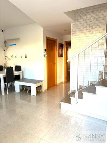 3 soveværelse Semi-Rækkehus til salg i Sagra med swimmingpool garage - € 225.000 (Ref: 9525917)