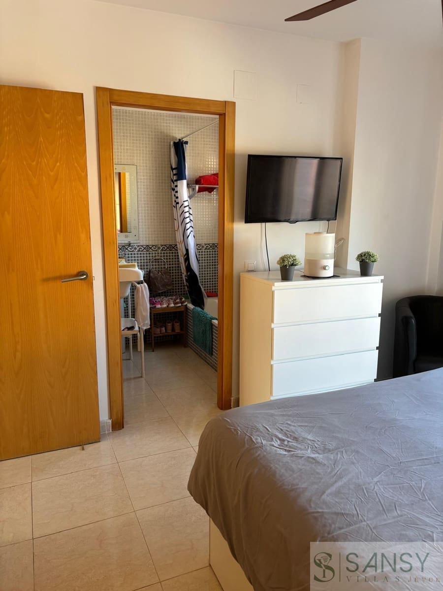 3 soveværelse Semi-Rækkehus til salg i Sagra med swimmingpool garage - € 225.000 (Ref: 9525917)