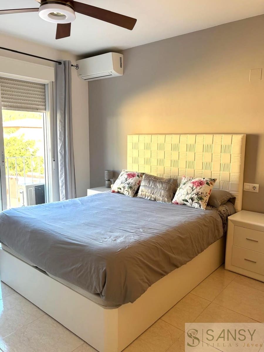 3 soveværelse Semi-Rækkehus til salg i Sagra med swimmingpool garage - € 225.000 (Ref: 9525917)