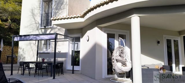 3 makuuhuone Huvila myytävänä paikassa Altea mukana uima-altaan 
autotalli - 530 000 € (Ref: 9581367)