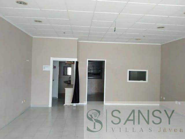 Commercial for rent in Arenal, Javea / Xàbia - € 900 (Ref: 9600068)