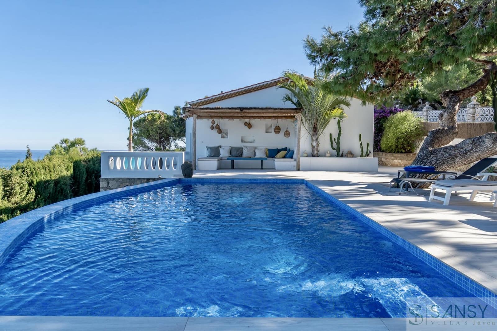 Chalet de 3 habitaciones en Dénia en venta con piscina garaje - 1.590.000 € (Ref: 9600073)