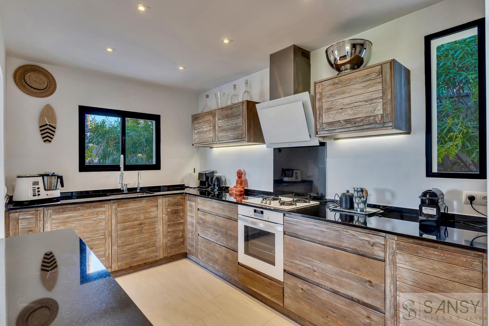 Chalet de 3 habitaciones en Dénia en venta con piscina garaje - 1.590.000 € (Ref: 9600073)