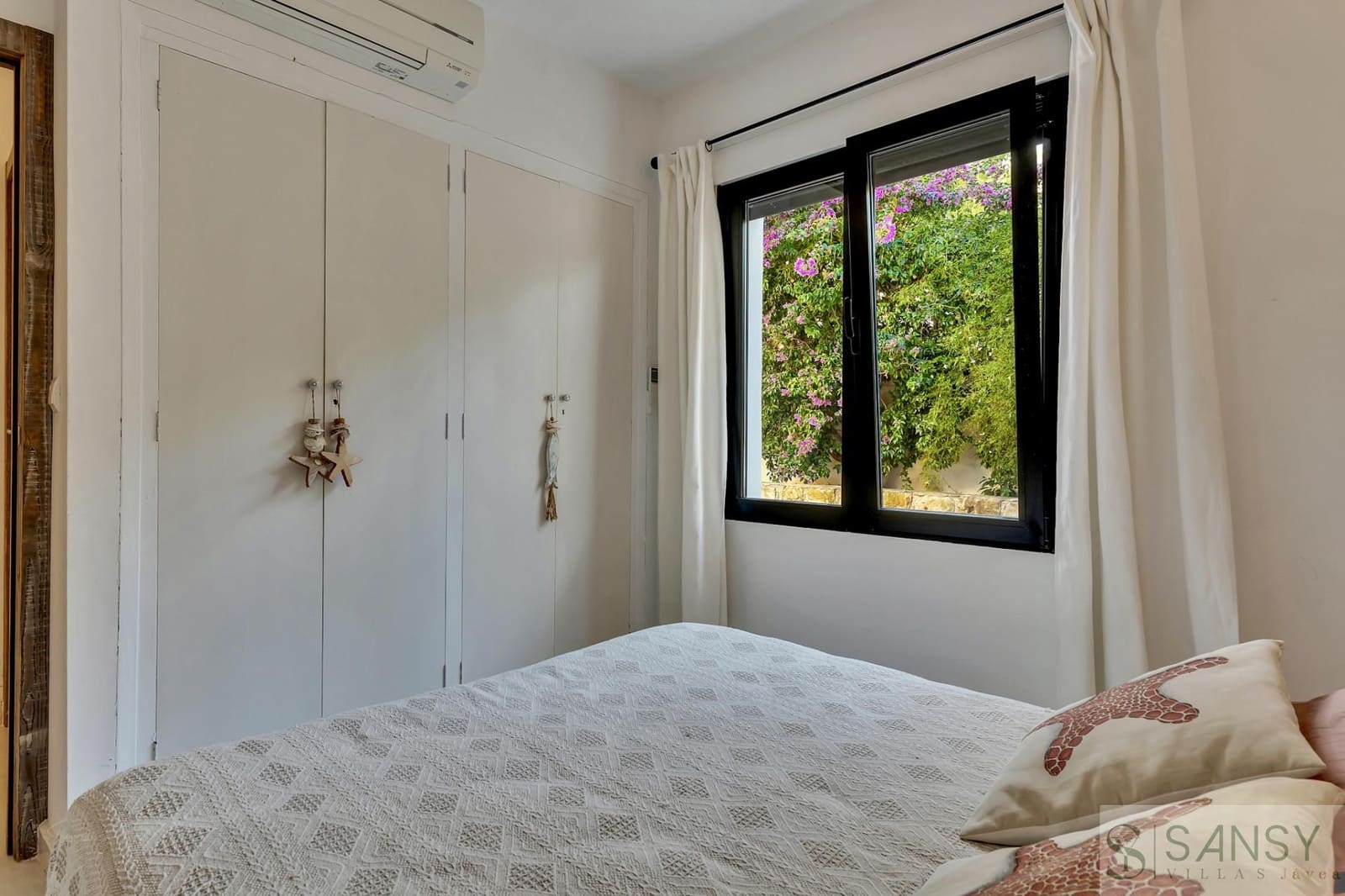 Chalet de 3 habitaciones en Dénia en venta con piscina garaje - 1.590.000 € (Ref: 9600073)