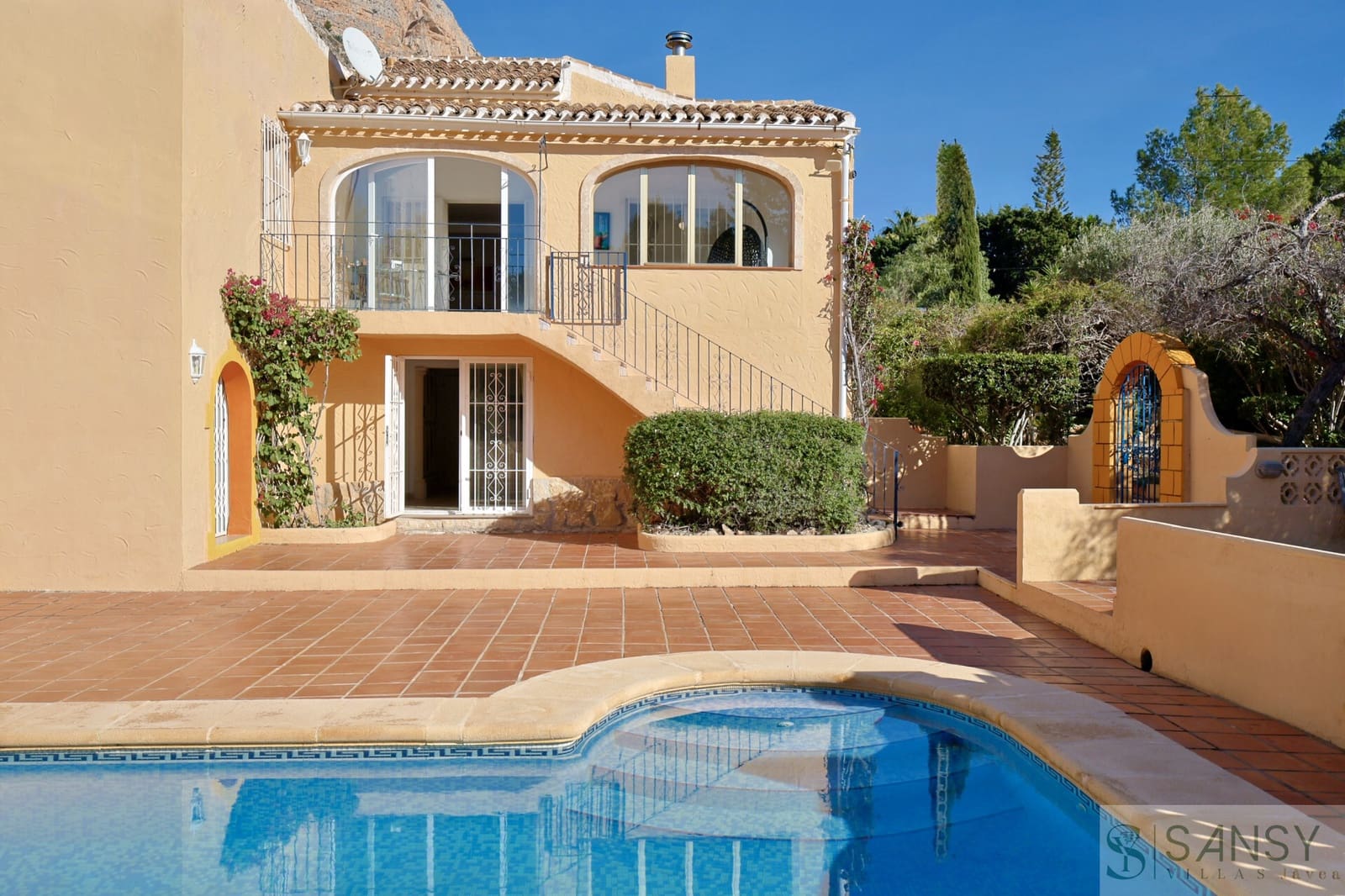 Chalet de 4 habitaciones en Javea / Xàbia en venta con piscina garaje - 750.000 € (Ref: 9646723)