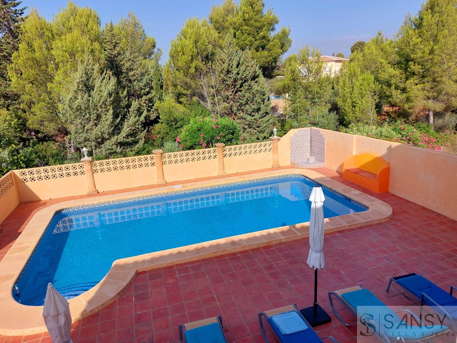 Chalet de 4 habitaciones en Javea / Xàbia en venta con piscina garaje - 750.000 € (Ref: 9646723)