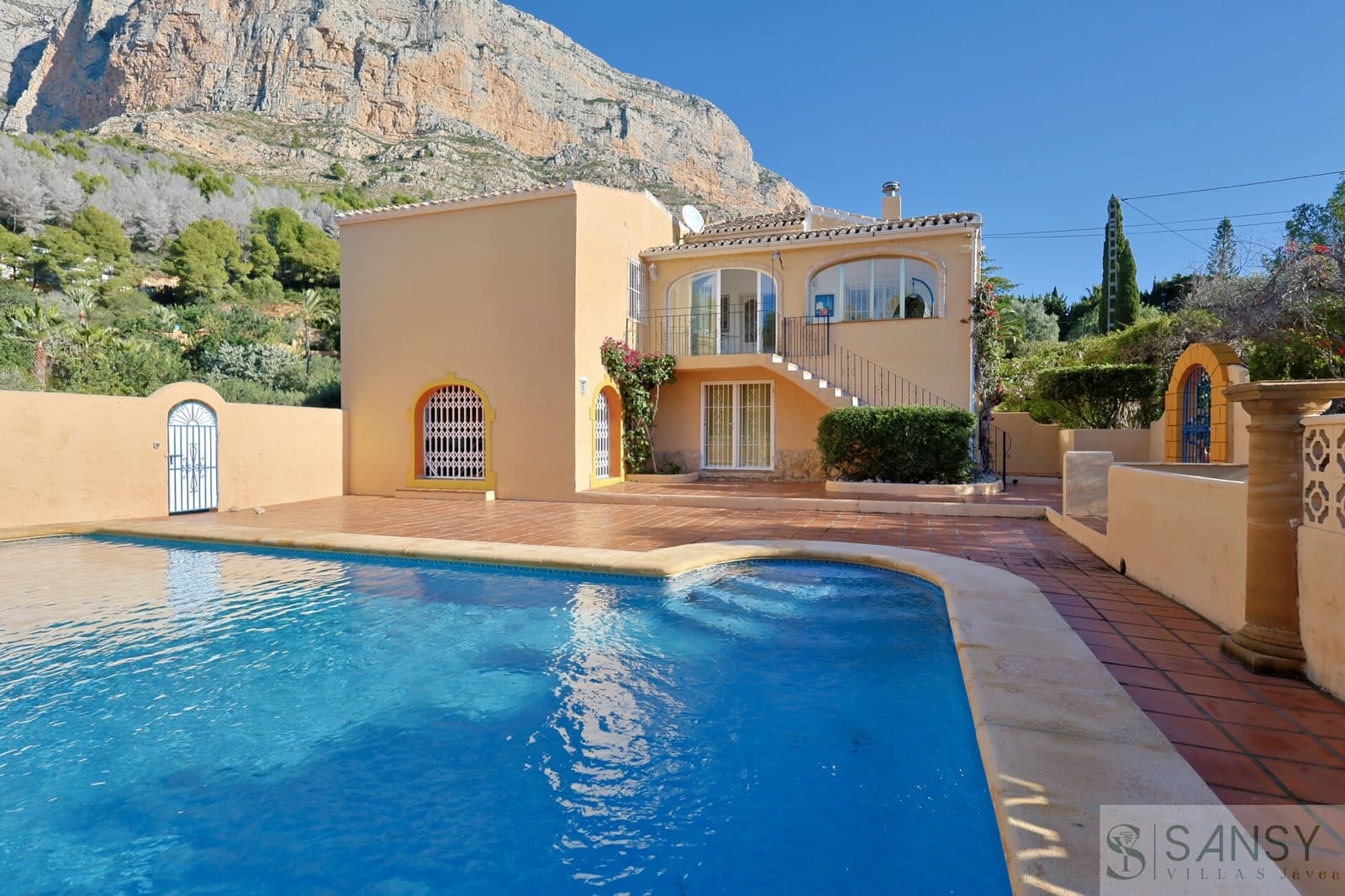 Chalet de 4 habitaciones en Javea / Xàbia en venta con piscina garaje - 750.000 € (Ref: 9646723)