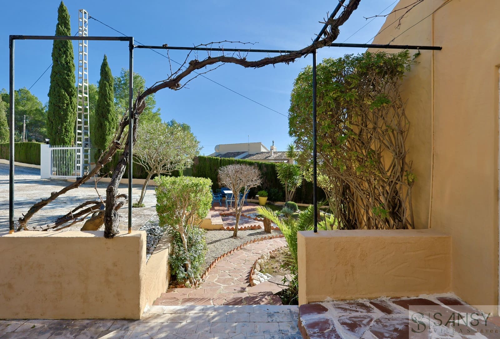 Chalet de 4 habitaciones en Javea / Xàbia en venta con piscina garaje - 750.000 € (Ref: 9646723)