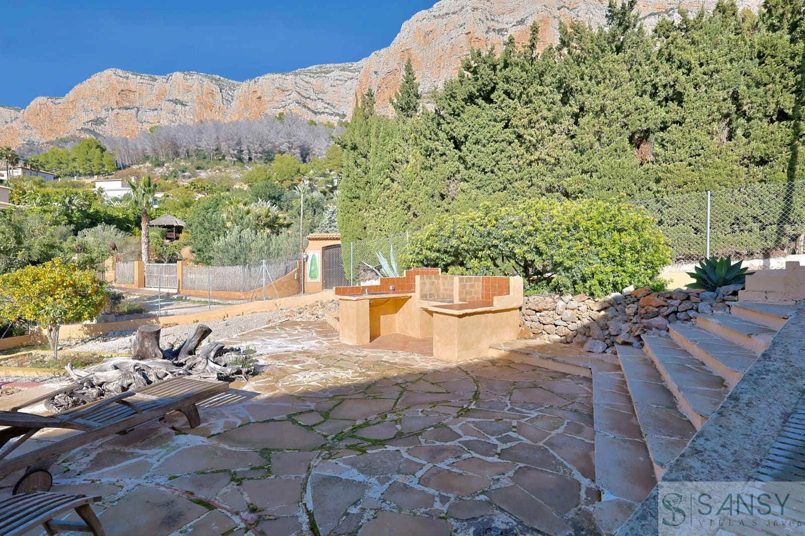 Chalet de 4 habitaciones en Javea / Xàbia en venta con piscina garaje - 750.000 € (Ref: 9646723)