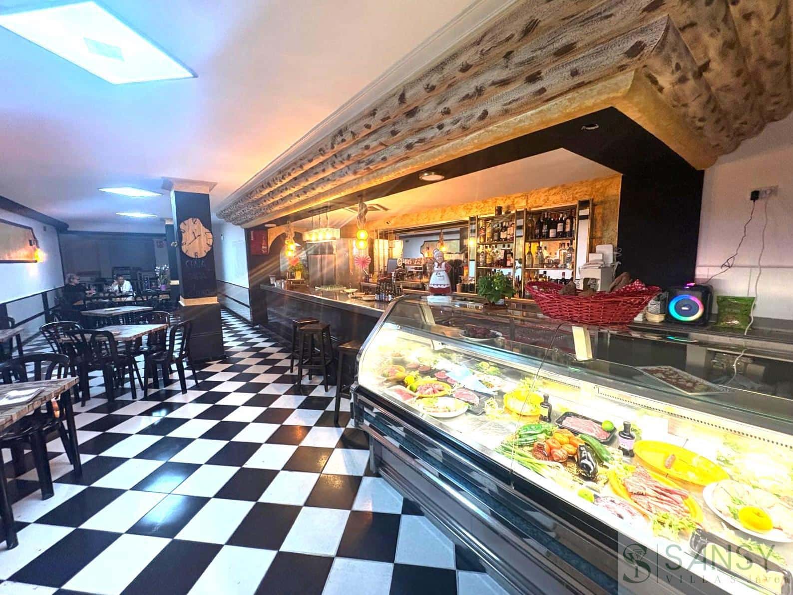 20 makuuhuone Kaupallinen myytävänä paikassa Alcoy / Alcoi - 120 000 € (Ref: 9654476)