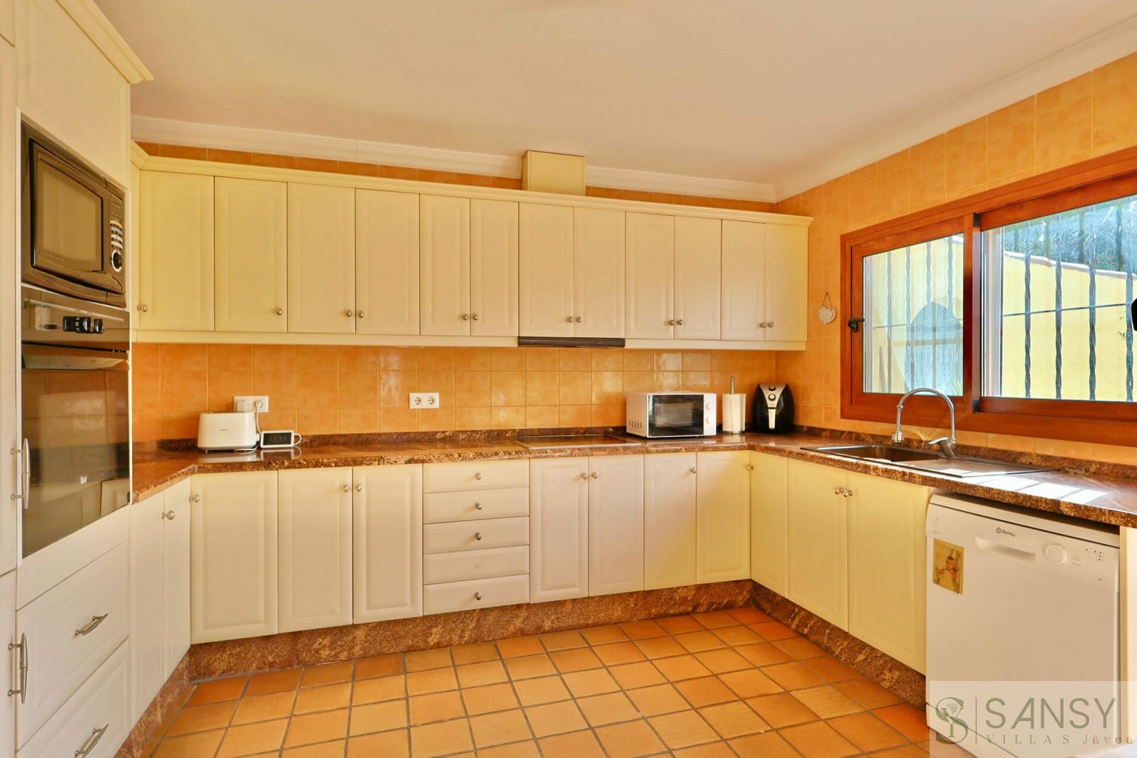 5 sovrum Villa till salu i Javea / Xabia med pool garage - 760 000 € (Ref: 9685873)