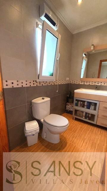 4 sovrum Villa till salu i Denia med pool garage - 490 000 € (Ref: 9706049)