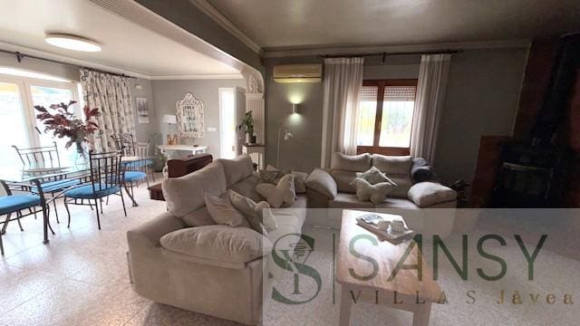 4 sovrum Villa till salu i Denia med pool garage - 490 000 € (Ref: 9706049)