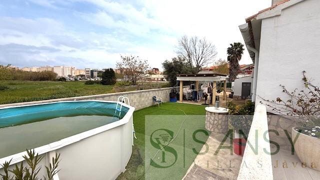4 sovrum Villa till salu i Denia med pool garage - 490 000 € (Ref: 9706049)