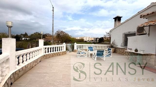4 sovrum Villa till salu i Denia med pool garage - 490 000 € (Ref: 9706049)