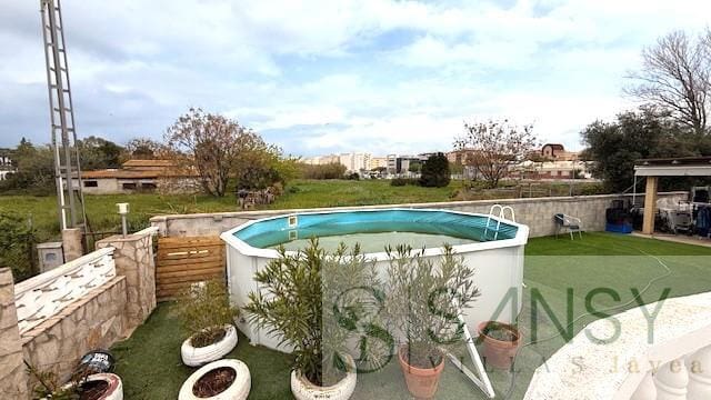 4 sovrum Villa till salu i Denia med pool garage - 490 000 € (Ref: 9706049)