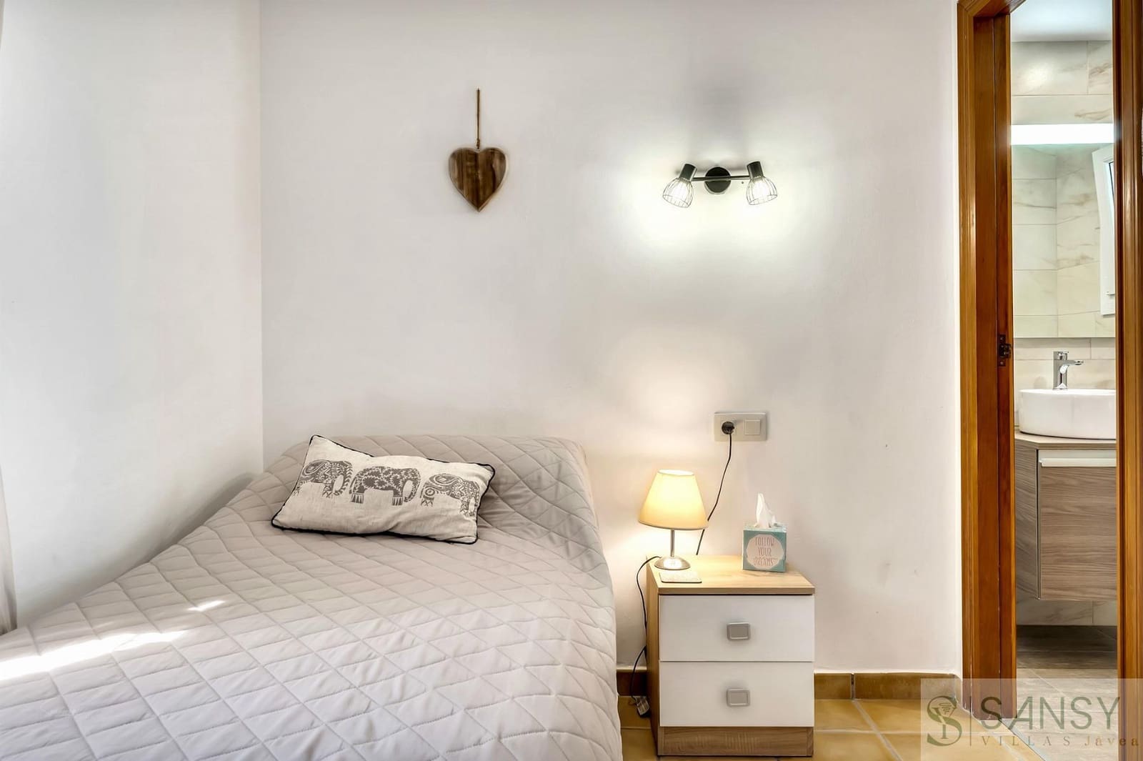 3 soveværelse Villa til salg i Benissa med swimmingpool garage - € 690.000 (Ref: 9720966)