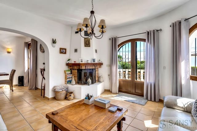 3 soveværelse Villa til salg i Benissa med swimmingpool garage - € 690.000 (Ref: 9720966)