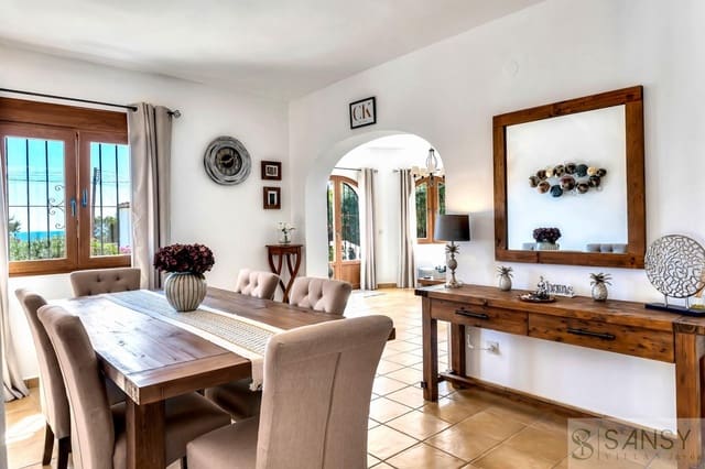 3 soveværelse Villa til salg i Benissa med swimmingpool garage - € 690.000 (Ref: 9720966)