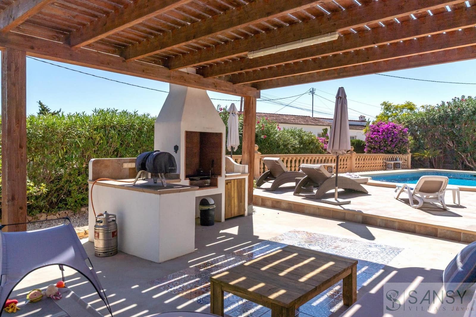 3 soveværelse Villa til salg i Benissa med swimmingpool garage - € 690.000 (Ref: 9720966)