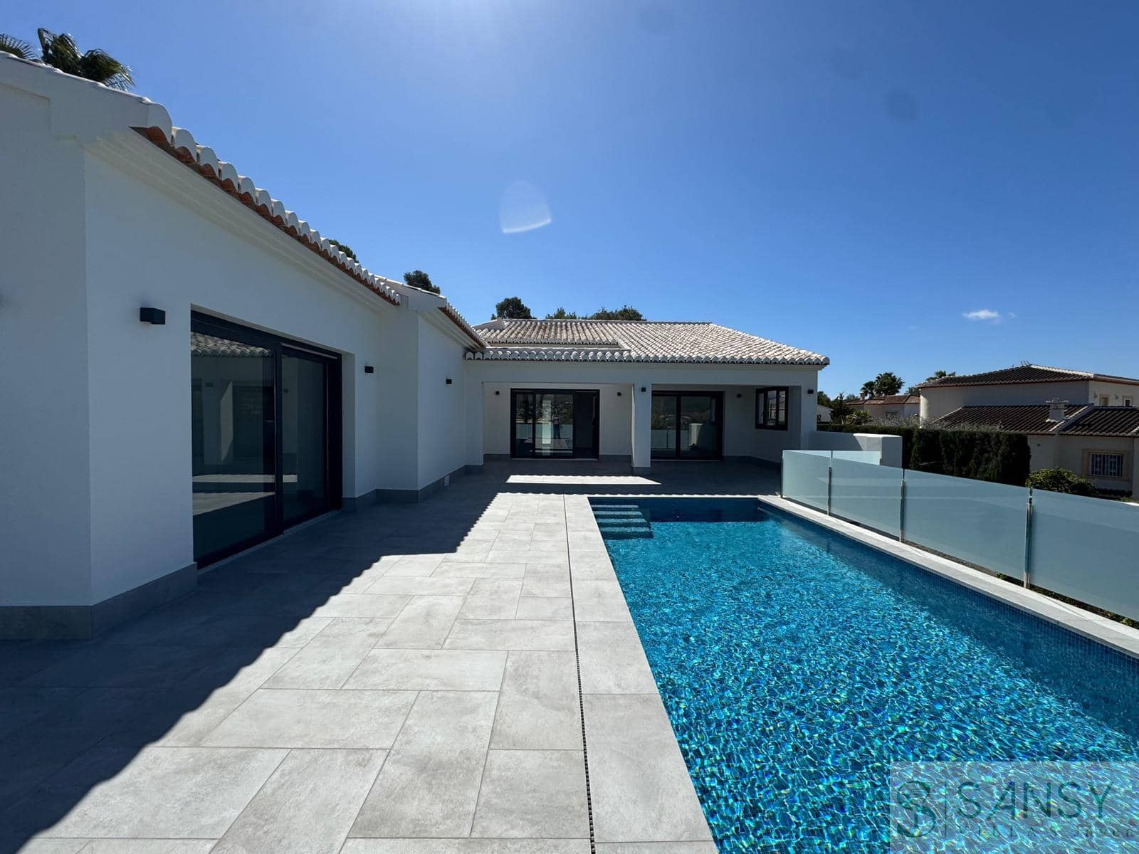 Chalet de 3 habitaciones en Javea / Xàbia en venta con piscina garaje - 1.190.000 € (Ref: 9747462)