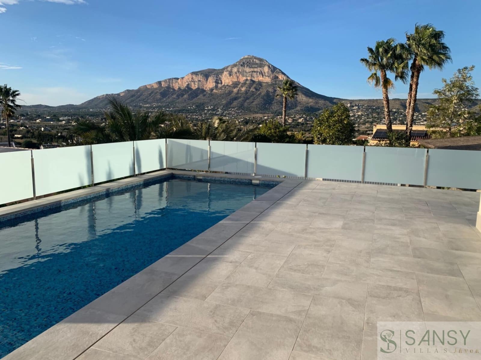 Chalet de 3 habitaciones en Javea / Xàbia en venta con piscina garaje - 1.190.000 € (Ref: 9747462)