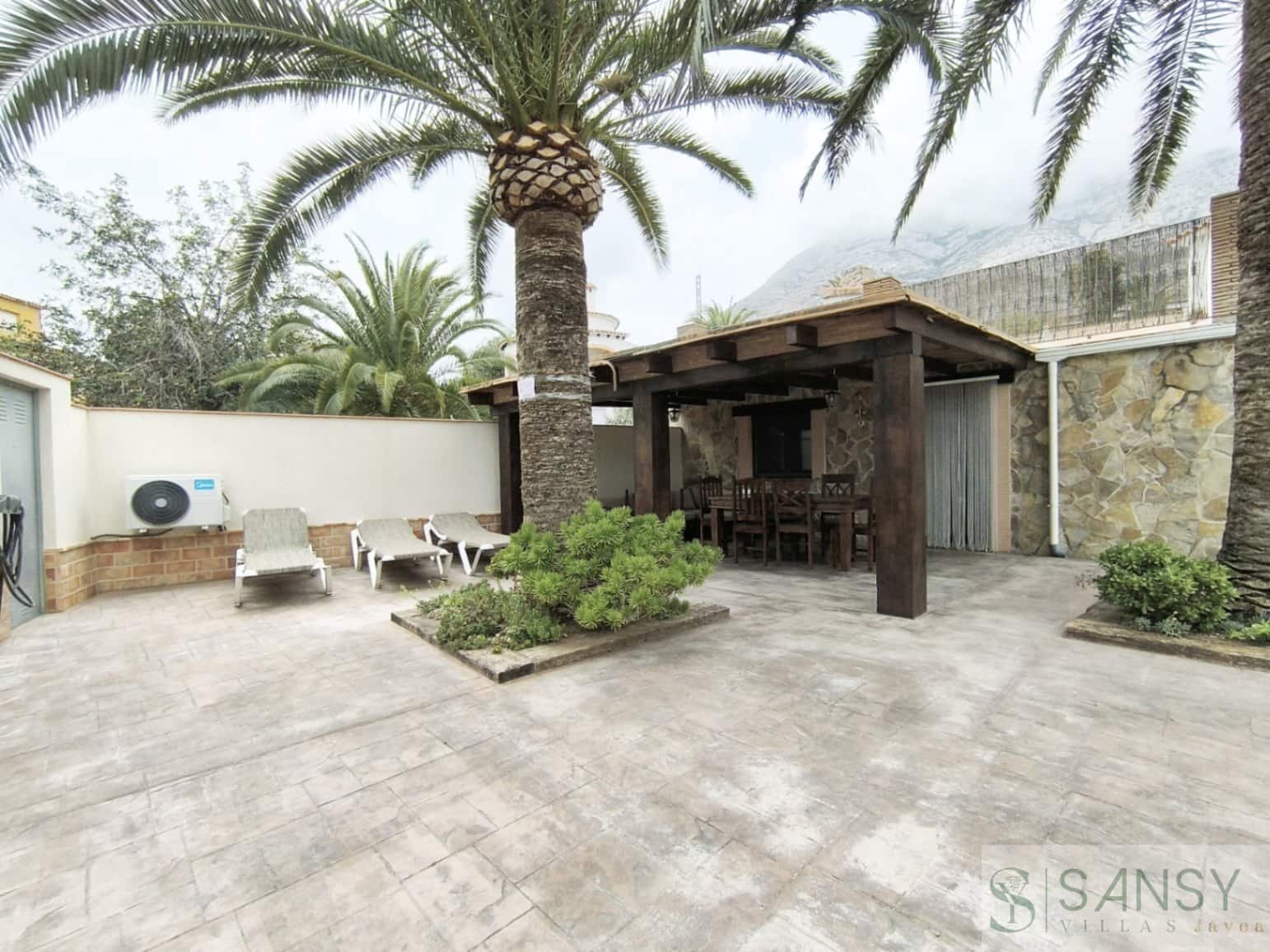 4 chambre Villa/Maison à vendre à Denia avec piscine garage - 750 000 € (Ref: 9764919)