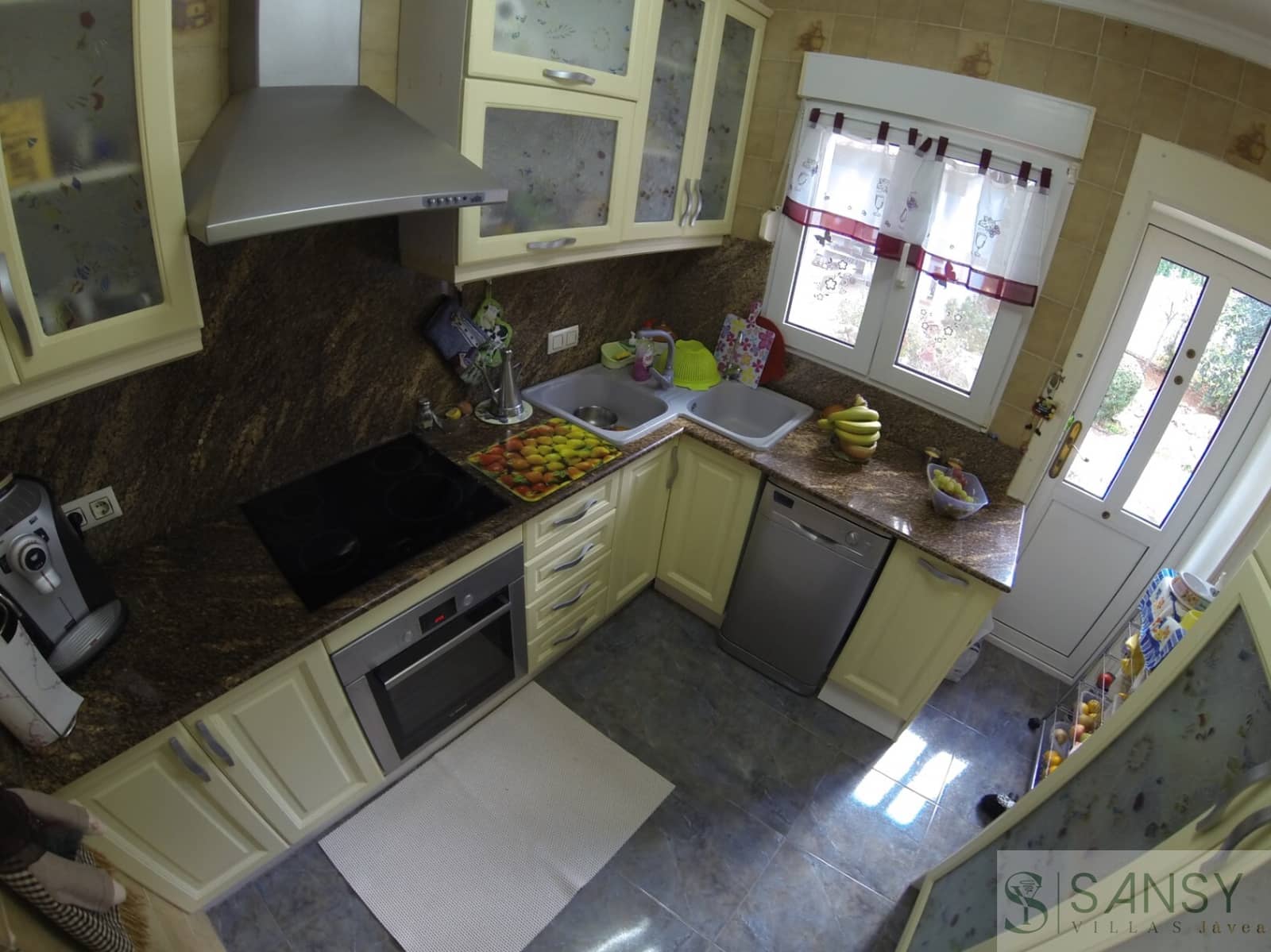 6 sypialnia Willa na sprzedaż w Denia z basenem garażem - 790 000 € (Ref: 9764921)