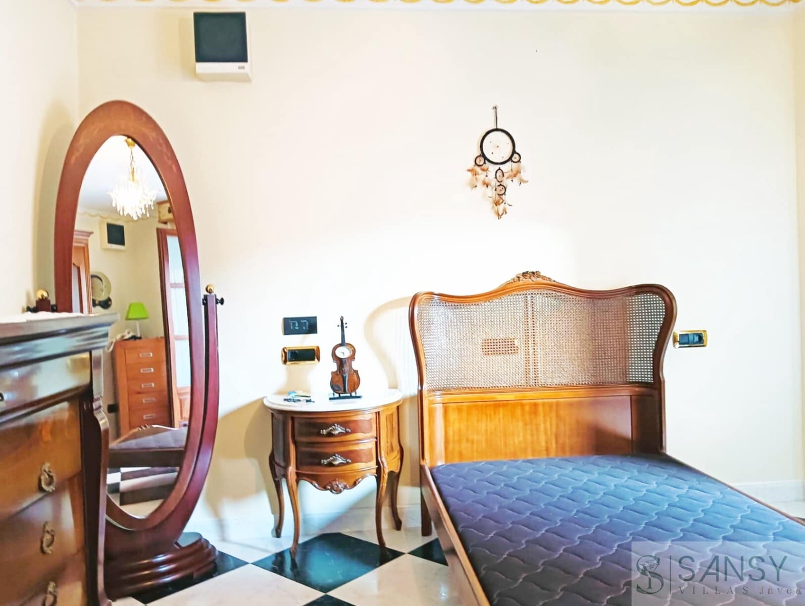 7 quarto Casa em Banda para venda em Oliva com garagem - 285 000 € (Ref: 9764924)