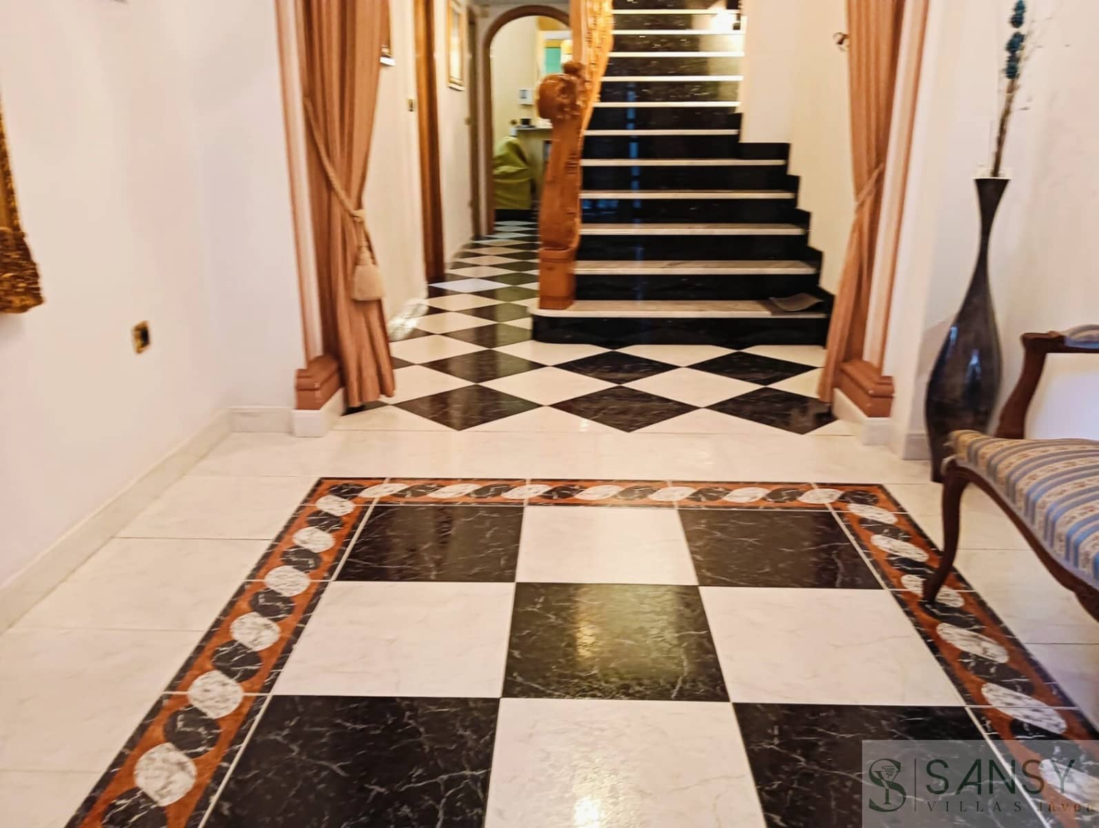 7 quarto Casa em Banda para venda em Oliva com garagem - 285 000 € (Ref: 9764924)