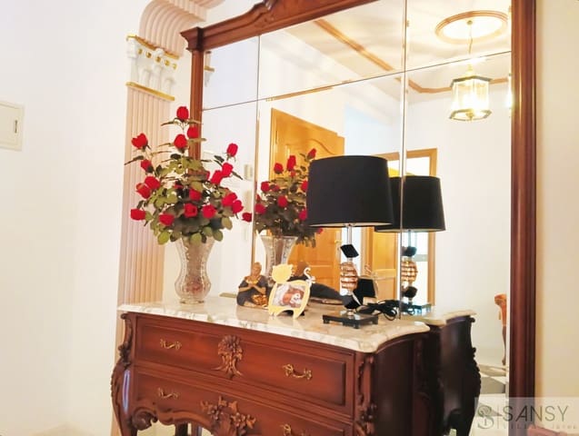 7 Zimmer Haus zu verkaufen in Oliva mit Garage - 285.000 € (Ref: 9764924)