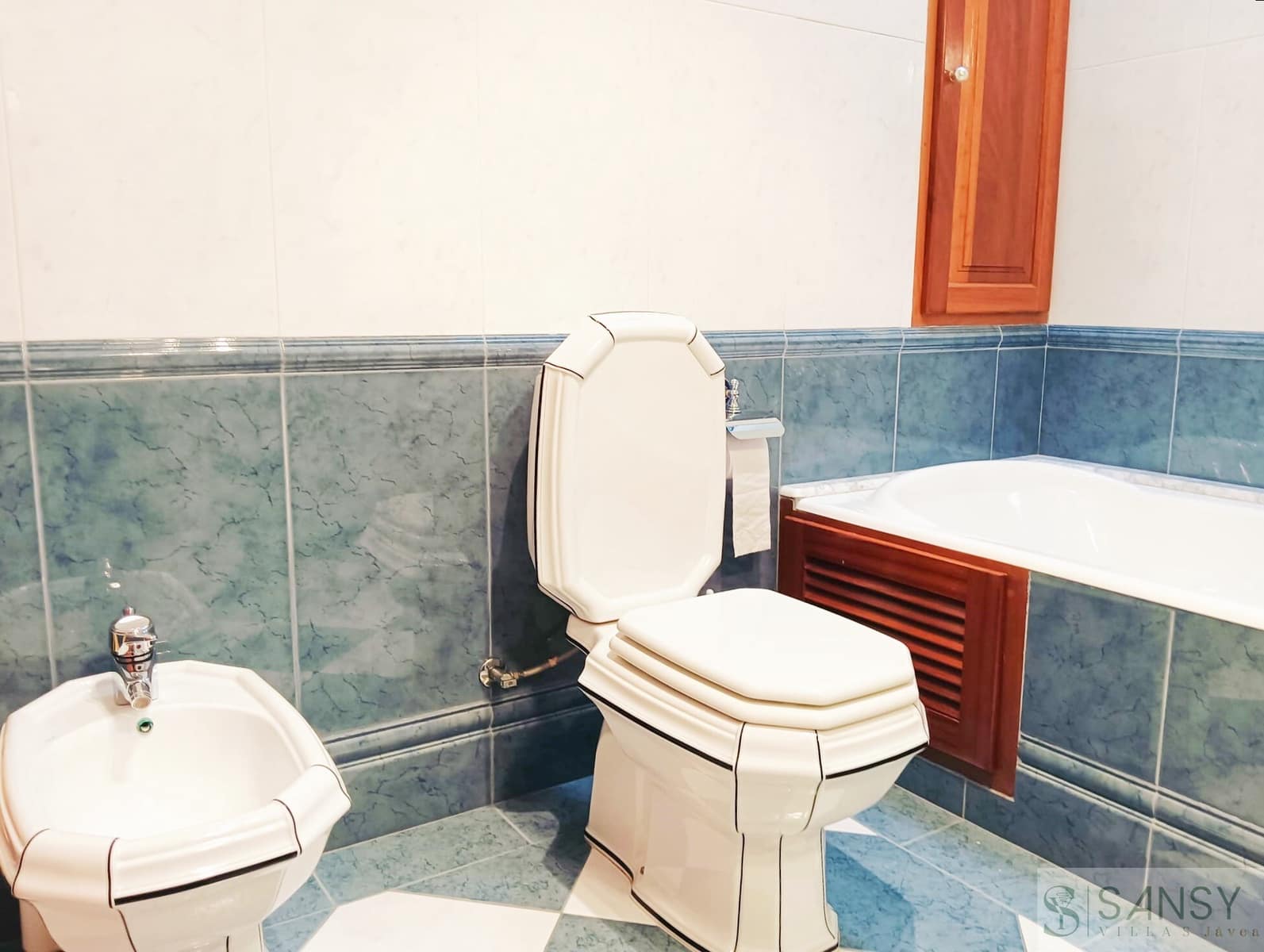 7 quarto Casa em Banda para venda em Oliva com garagem - 285 000 € (Ref: 9764924)