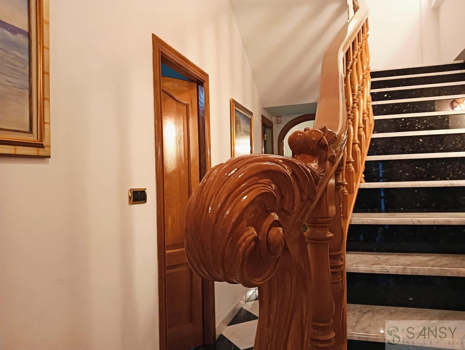 7 quarto Casa em Banda para venda em Oliva com garagem - 285 000 € (Ref: 9764924)