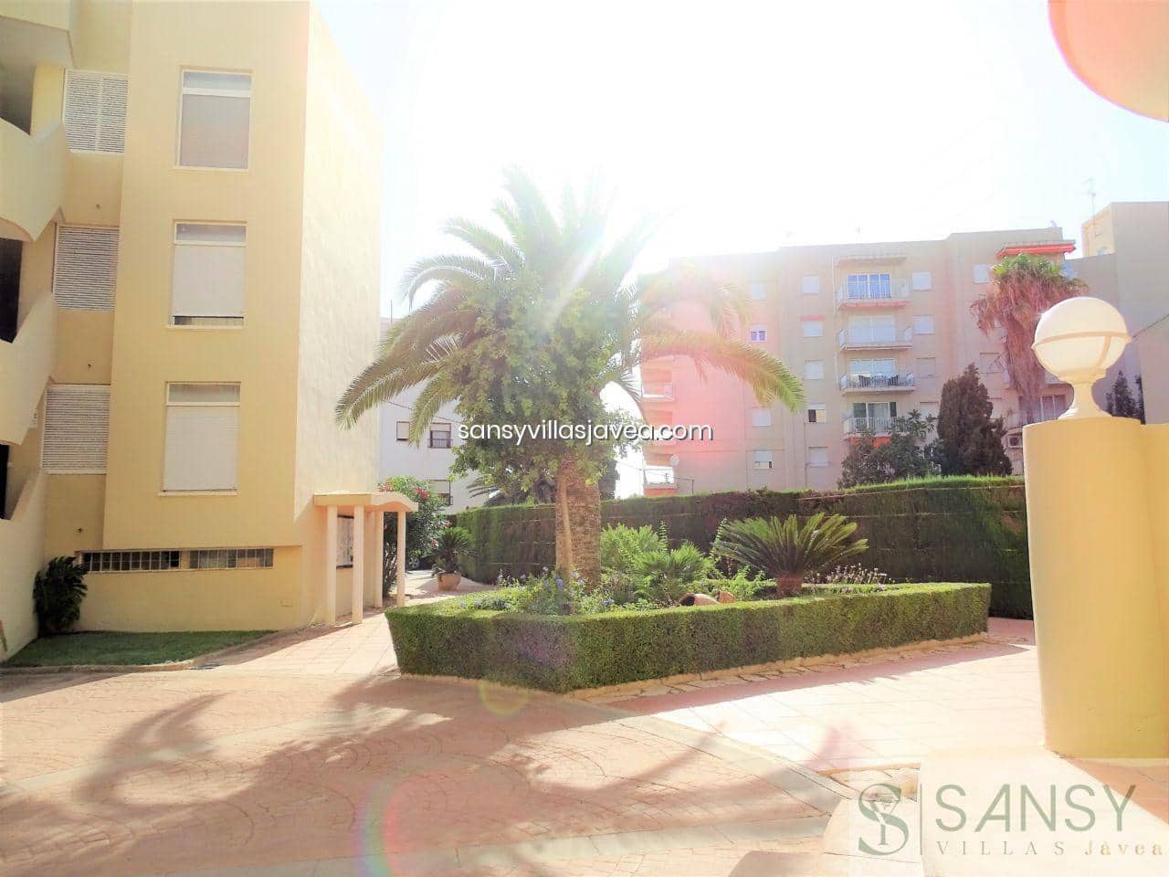3 sypialnia Apartament do wynajęcia w Javea / Xabia z basenem garażem - 1 200 € (Ref: 9782861)