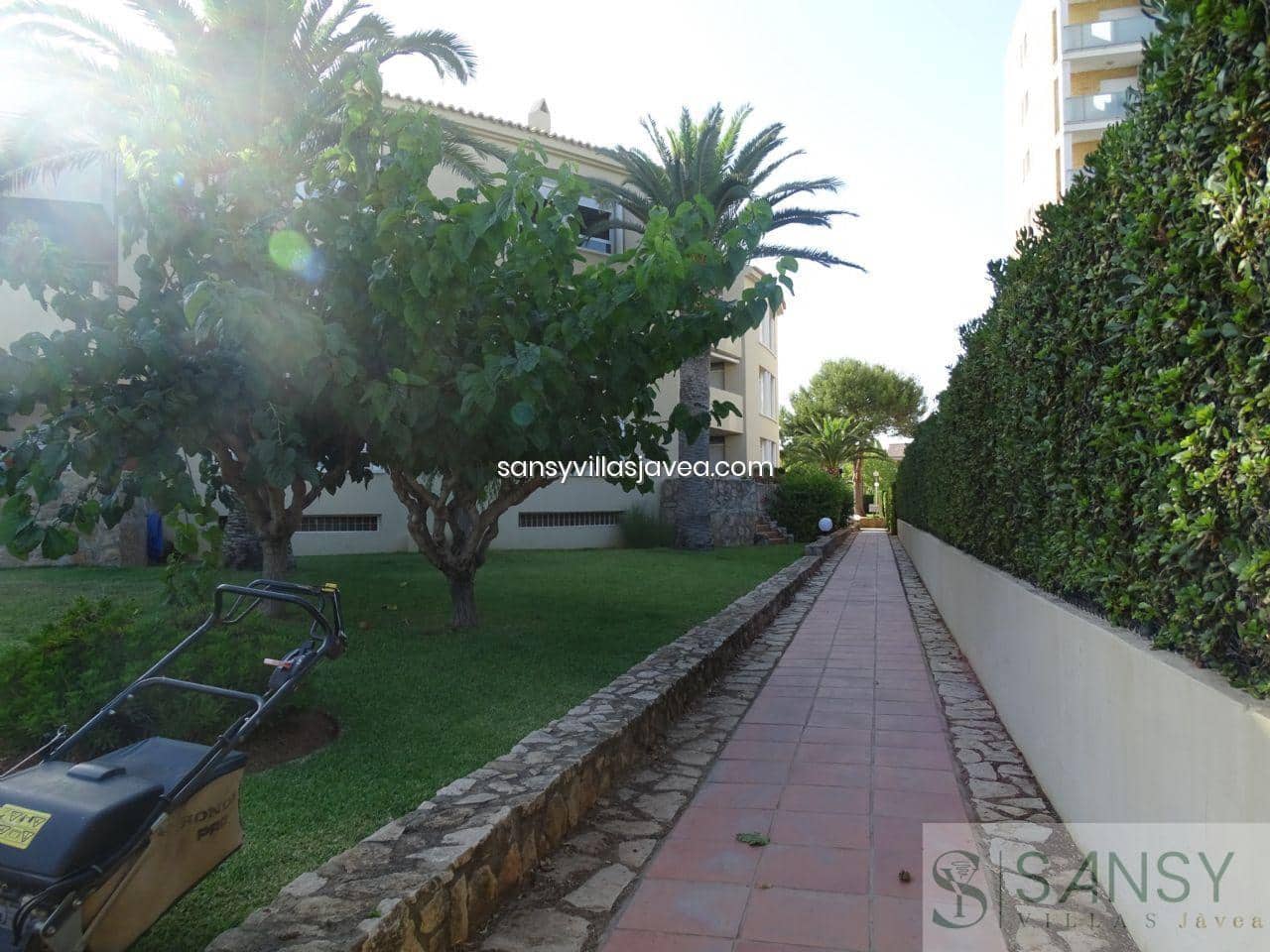 3 sypialnia Apartament do wynajęcia w Javea / Xabia z basenem garażem - 1 200 € (Ref: 9782861)