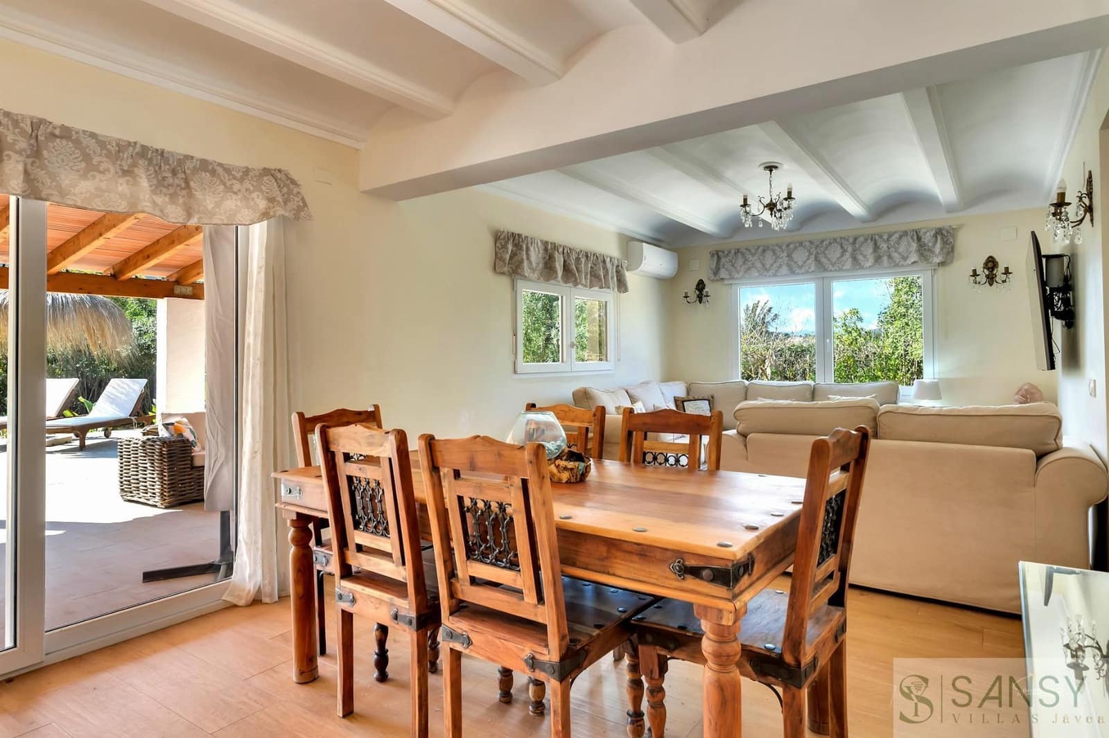 3 makuuhuone Huvila myytävänä paikassa Pinosol mukana uima-altaan 
autotalli - 845 000 € (Ref: 9783525)