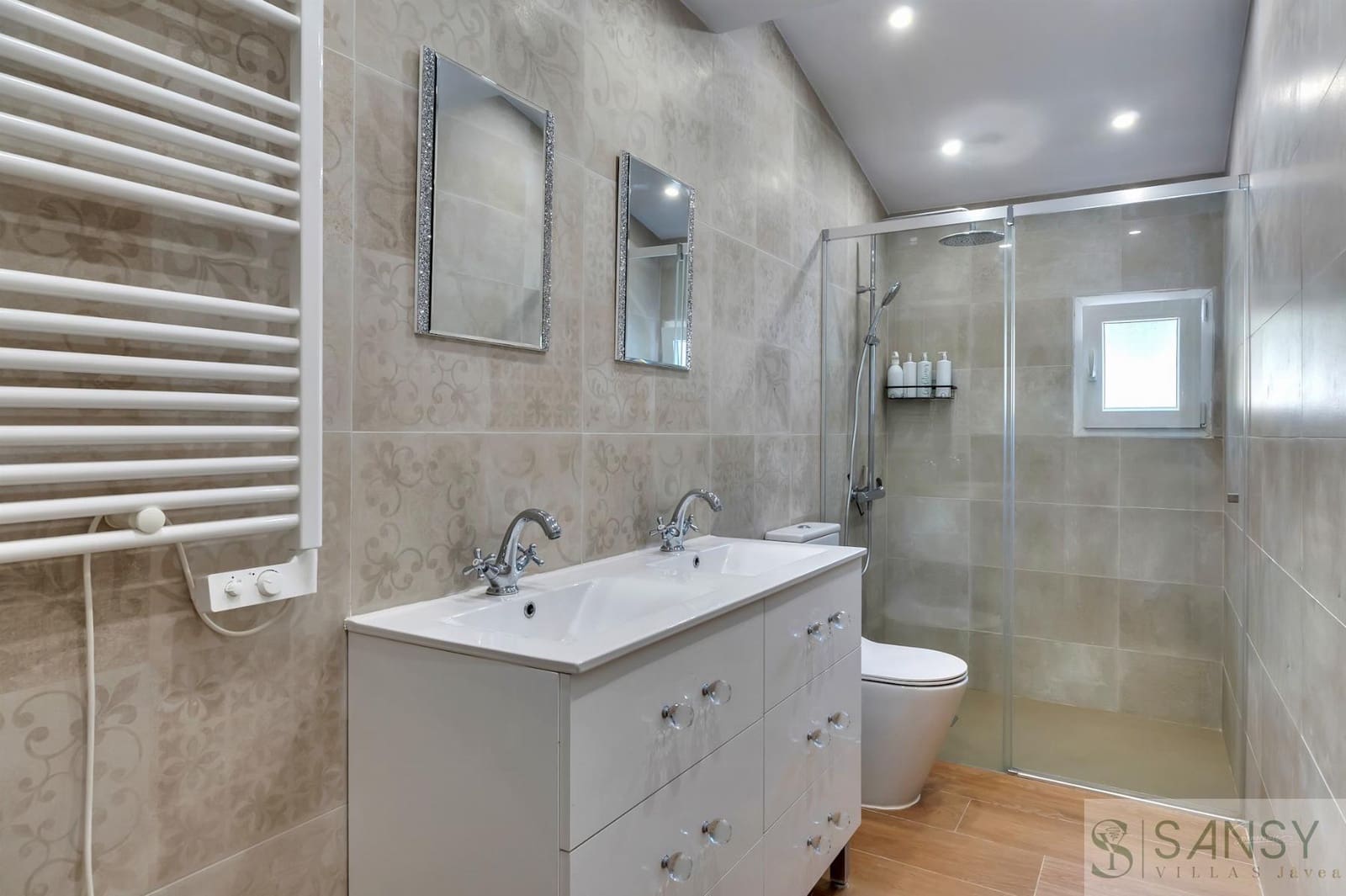 3 makuuhuone Huvila myytävänä paikassa Pinosol mukana uima-altaan 
autotalli - 845 000 € (Ref: 9783525)