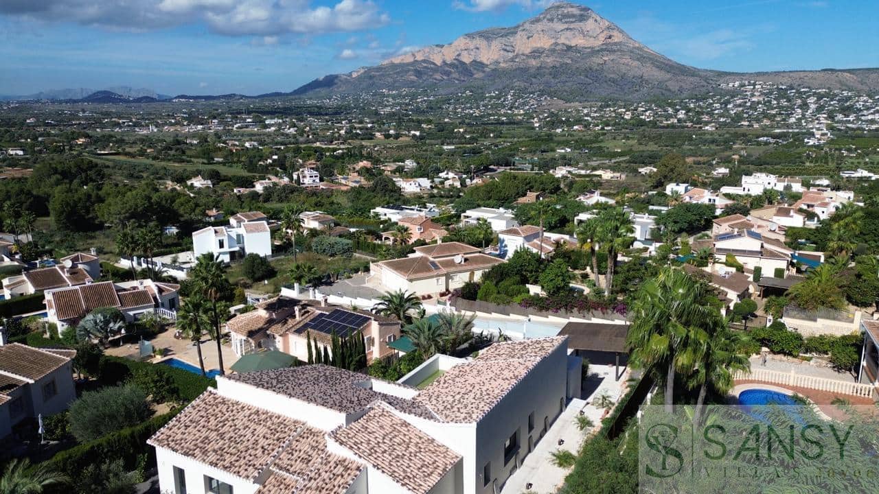 3 chambre Villa/Maison à vendre à Javea / Xabia avec piscine garage - 1 190 000 € (Ref: 9796210)