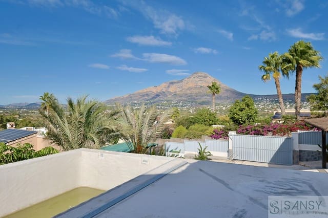 3 chambre Villa/Maison à vendre à Centro ciudad, Javea / Xàbia avec piscine garage - 1 190 000 € (Ref: 9796210)