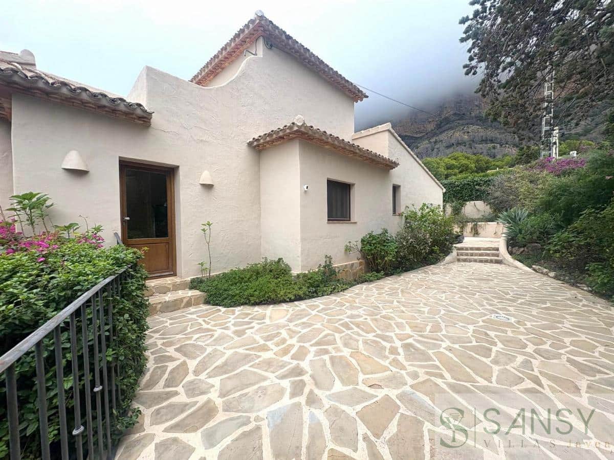 5 soveværelse Villa til salg i Javea / Xabia med swimmingpool garage - € 1.495.000 (Ref: 9796214)