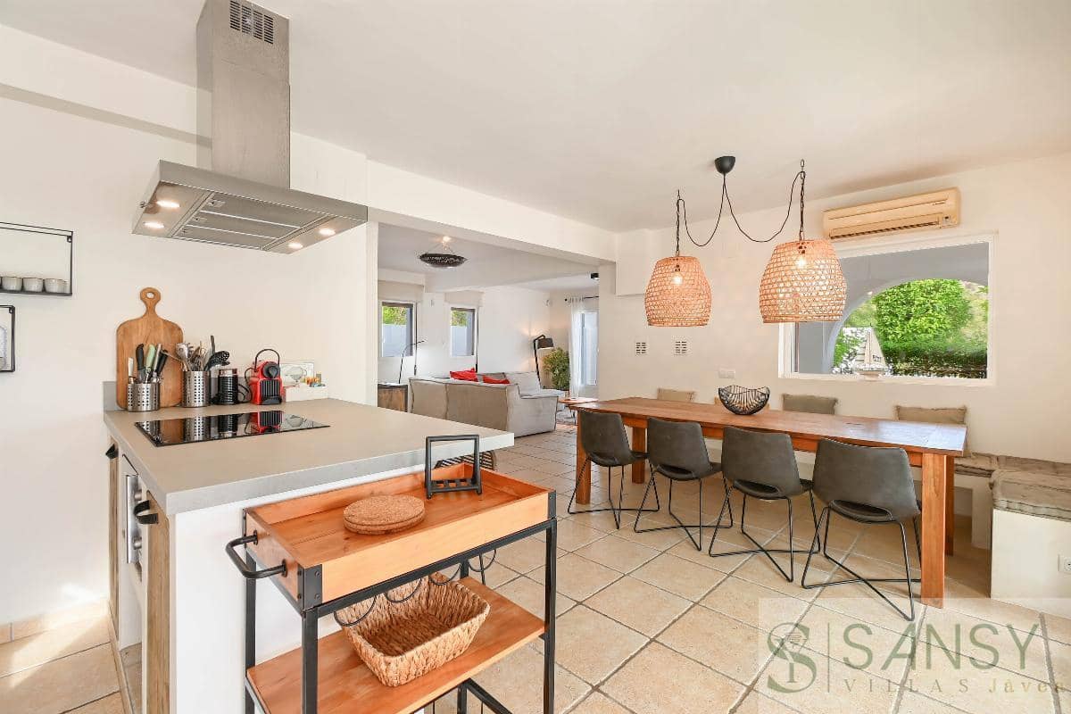 4 slaapkamer Villa te koop in Benissa met zwembad garage - € 845.000 (Ref: 9796216)