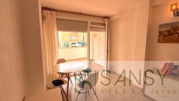 3 quarto Apartamento para arrendar em Arenal, Javea / Xàbia - 1 300 € (Ref: 9796219)